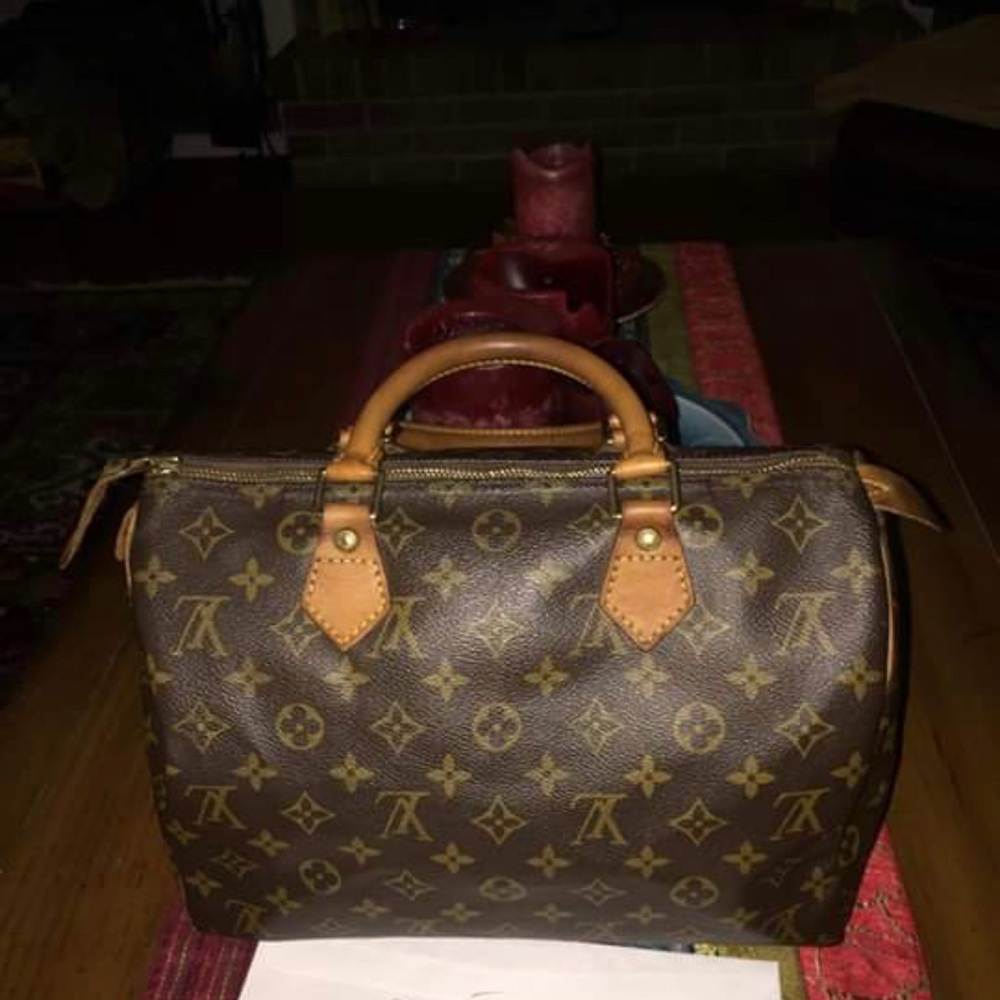 Two day sale 💥💥Gently used LV Speedy 30